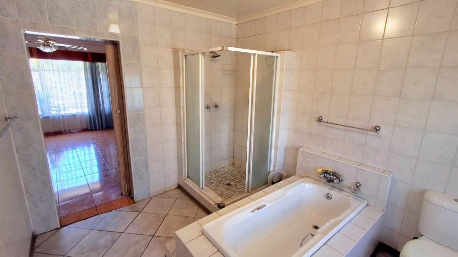 3 Bedroom Property for Sale in Roodia Free State